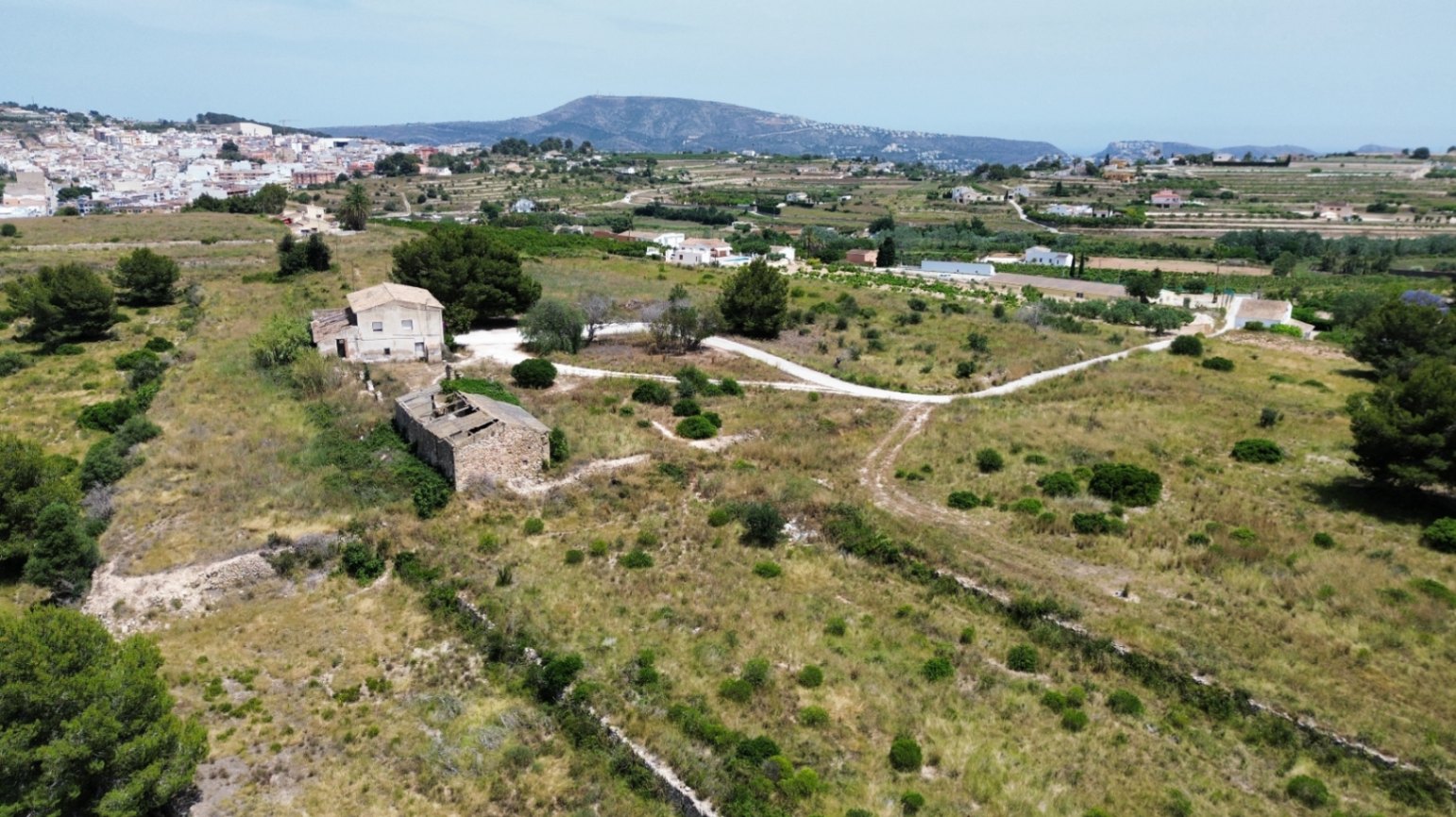 Country house ideal for an equestrian center in Moraira