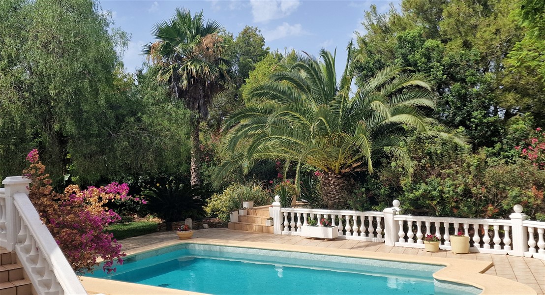 Villa en San Jaime Benissa con hermosos jardines