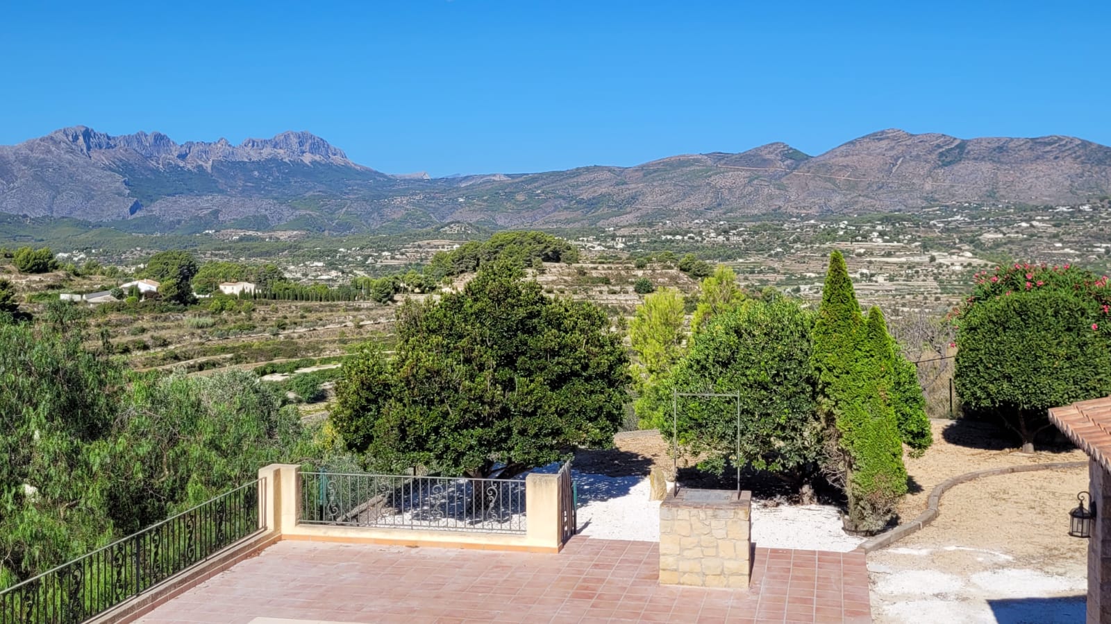 Stone country house for sale in Benissa Llenes