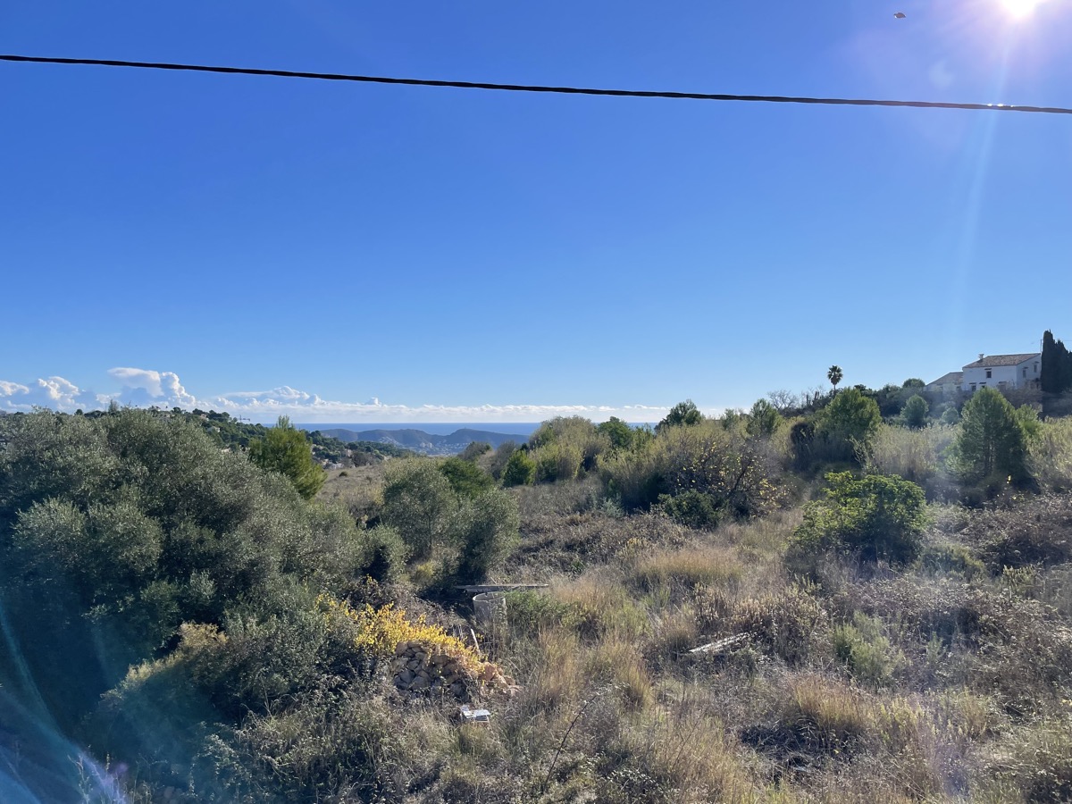 Sea view plot in Moraira to build a country house