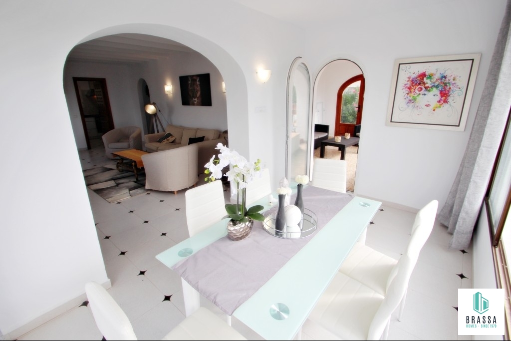 Renovierte Villa mit Meerblick in Montemar Benissa, in der Nähe der Küste
