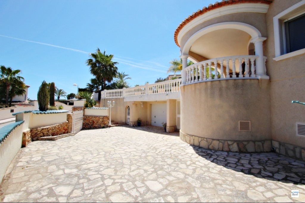 Villa de luxe avec vue sur la mer sur la côte de Benissa