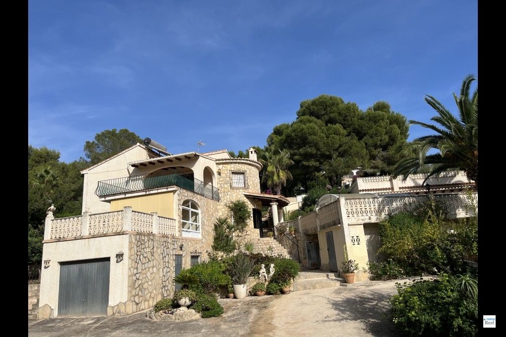 Bargain villa near El Portet Beach Moraira