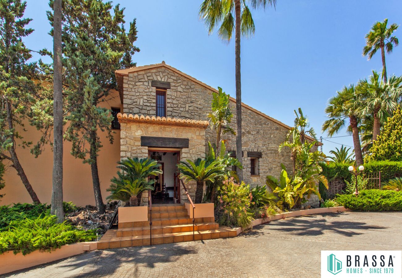 Luxuriöses Landhaus in Bellita Benissa