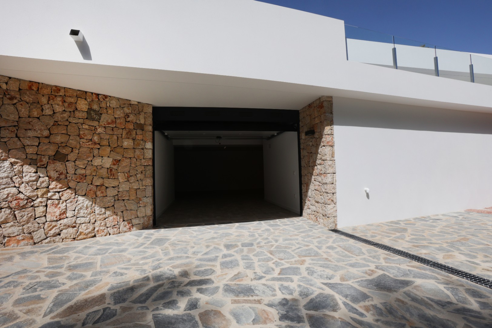 Villa de obra nueva con vistas al mar en Benissa La Fustera