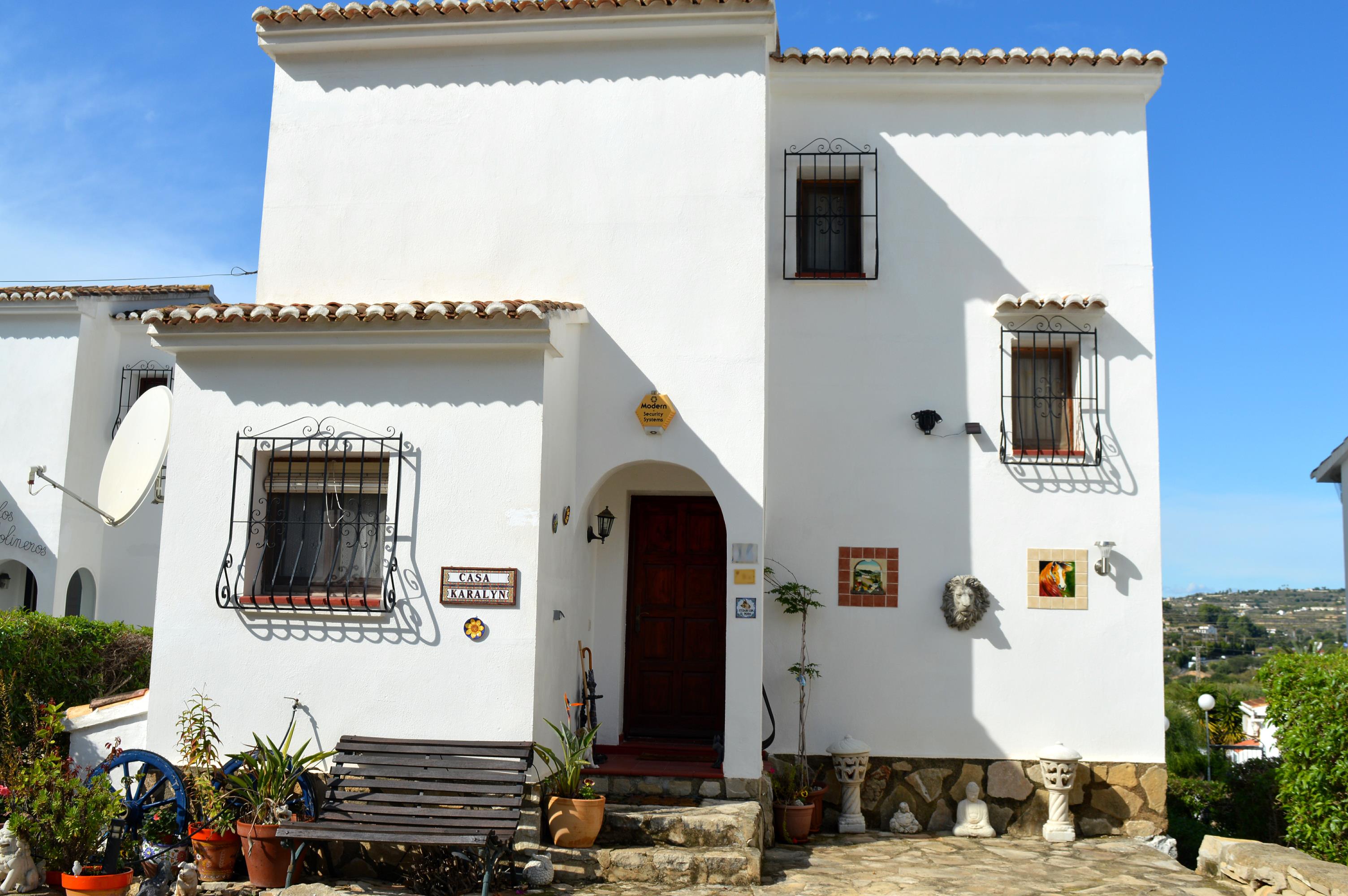 Villa for sale in Pueblo Alcasar Moraira