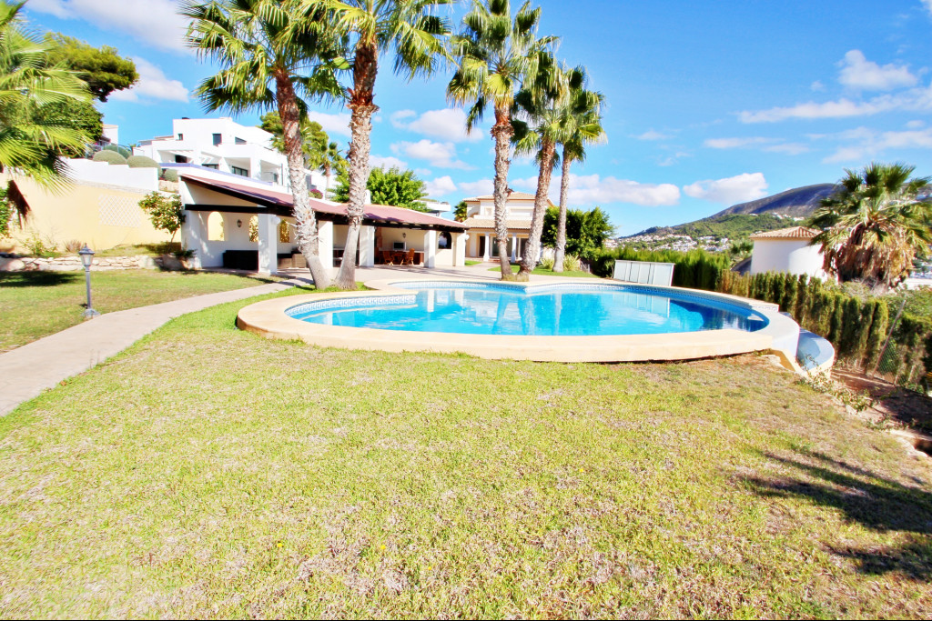 Sea View Villa for sale in Sol Park Moraira
