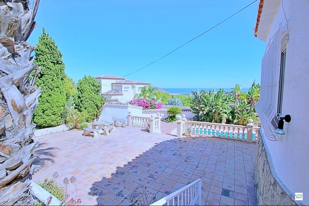 Bargain sea view villa for sale in Benimeit Moraira