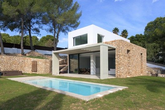 Modern villa i Ibiza-stil i El Portet Moraira