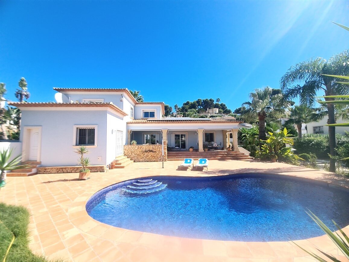Villa de luxe à proximité de la plage de Baladrar à Benissa