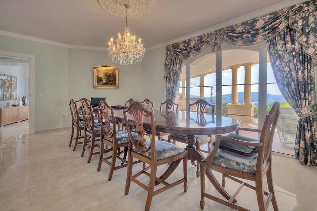 Luxuriöse Villa mit Bergblick zu verkaufen in Montgo, Javea